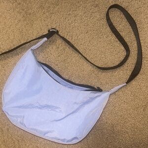 Small baggu crescent